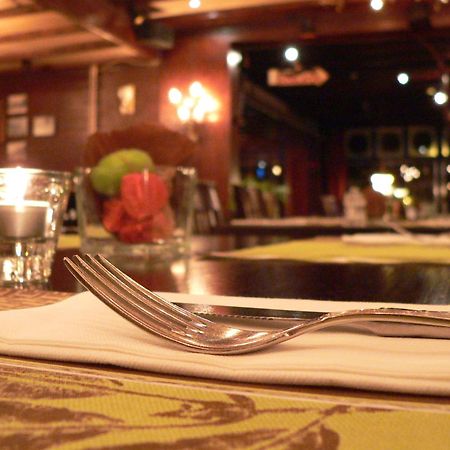 Hotel Cafe Restaurant "De Kroon" Wissenkerke Bagian luar foto