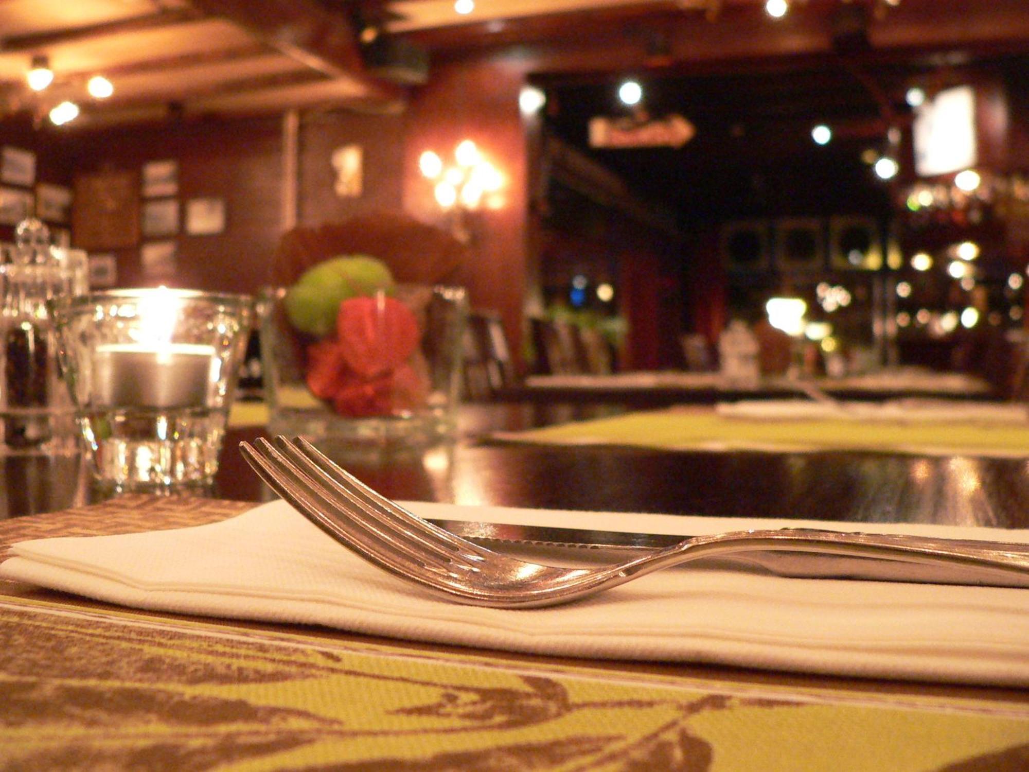Hotel Cafe Restaurant "De Kroon" Wissenkerke Bagian luar foto
