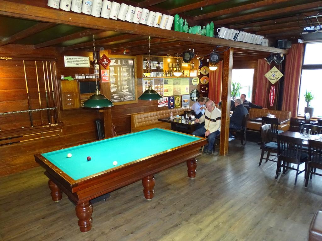 Hotel Cafe Restaurant "De Kroon" Wissenkerke Bagian luar foto